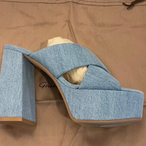 Gianvito Rossi Sheridan Mule - Picture 7 of 11